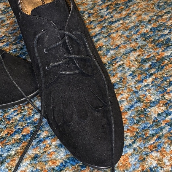 Tahari | Black Heels - Picture 2 of 3